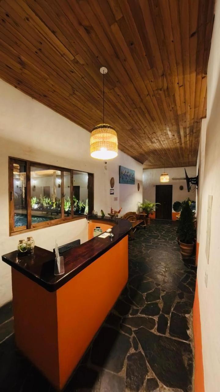 Hotel Alcazar Real Utica Eksteriør bilde
